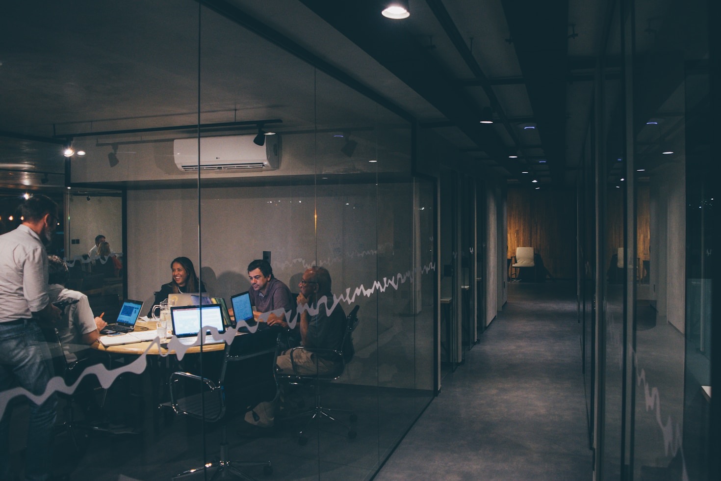 Cómo optimizar operaciones empresariales con ingeniería consultiva